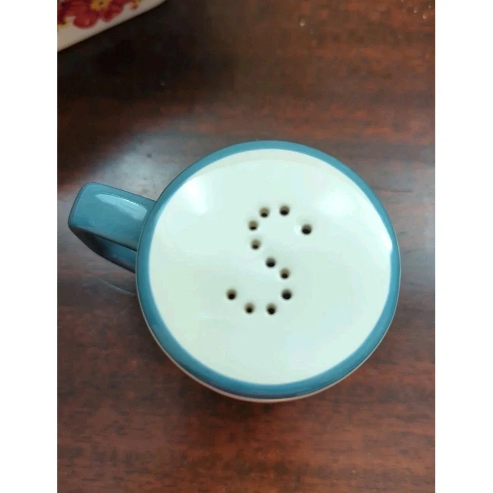 Pioneer Woman Ceramic Casserole Dish Salt Shaker Plate Butter Dish Base 4pc
